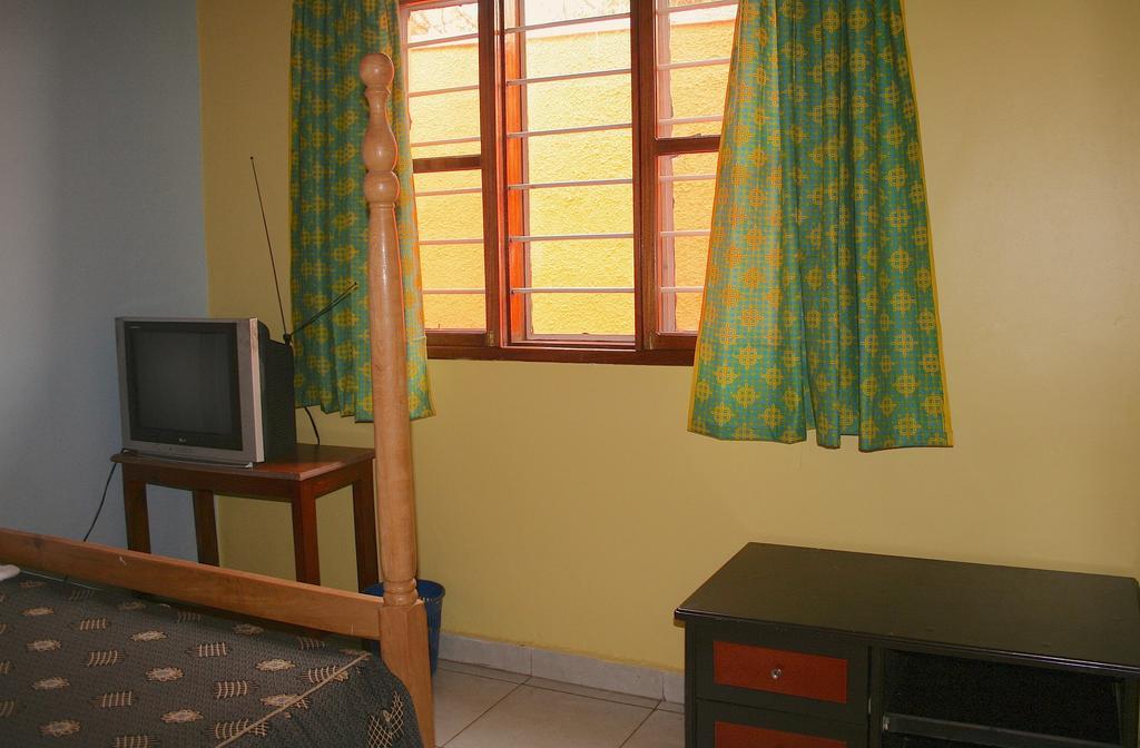 Hotel Acacia Kampala Chambre photo