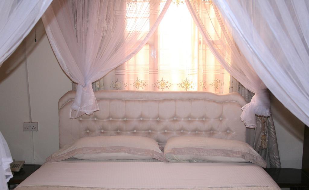 Hotel Acacia Kampala Chambre photo