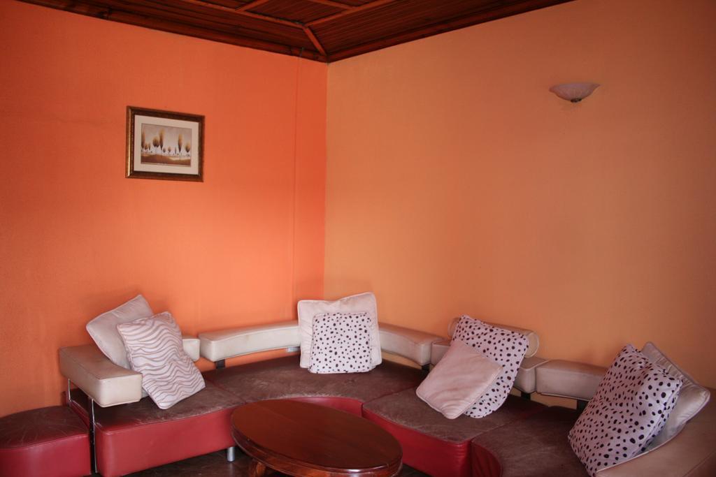 Hotel Acacia Kampala Extérieur photo