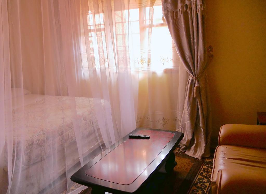 Hotel Acacia Kampala Extérieur photo