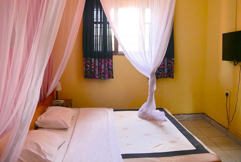 Hotel Acacia Kampala Extérieur photo