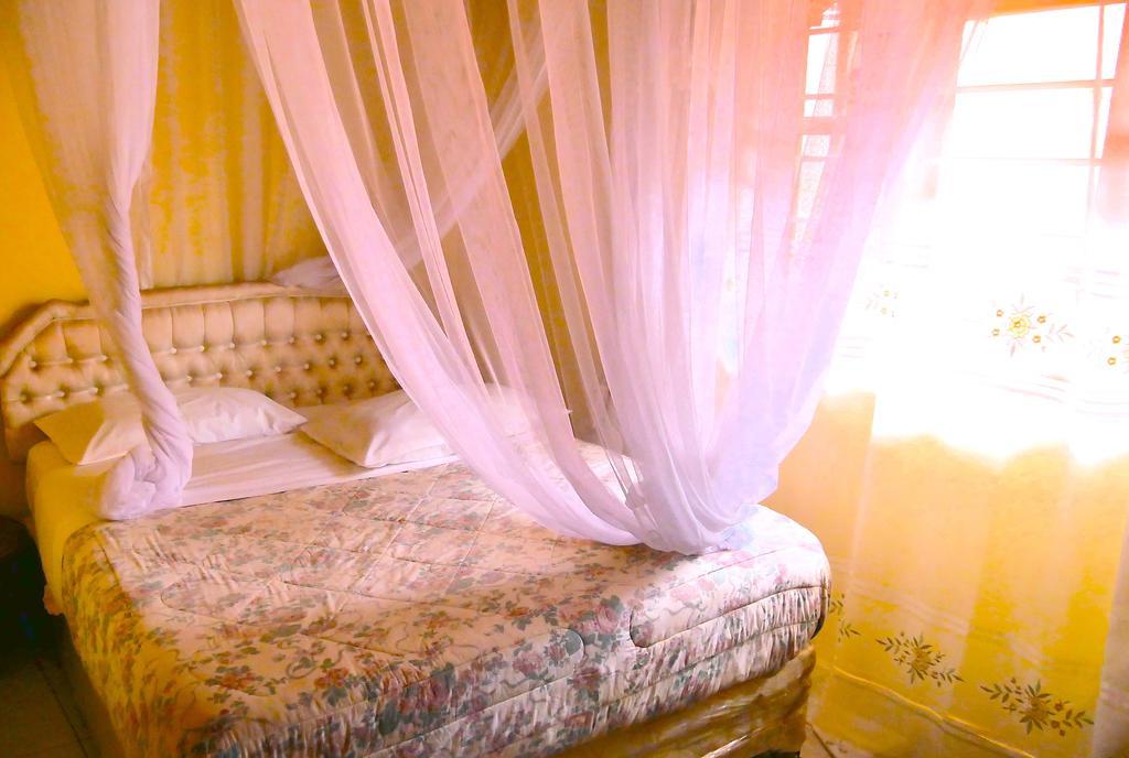 Hotel Acacia Kampala Extérieur photo