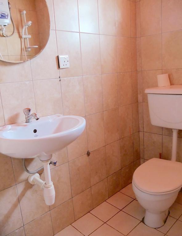 Hotel Acacia Kampala Extérieur photo