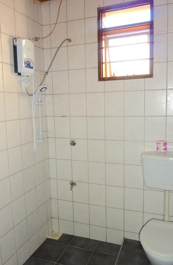 Hotel Acacia Kampala Chambre photo